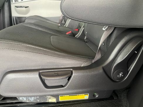 Used 2024 Kia Carnival LX image 14