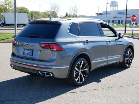Used 2024 Volkswagen Tiguan SEL R-Line w/ MDO Package, Two-Row AWD/4WD image 7