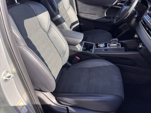 Used 2024 Mitsubishi Outlander SE image 12