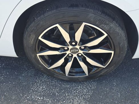 Used 2022 Chevrolet Malibu RS image 9