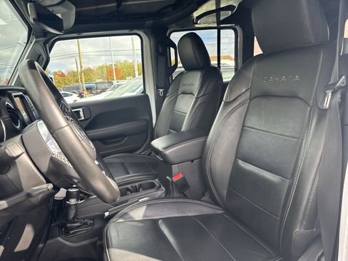 Used 2022 Jeep Wrangler Unlimited Sahara w/ Cold Weather Group image 15