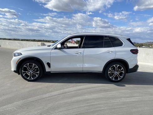 Used 2024 BMW X5 sDrive40i w/ Executive Package image 7