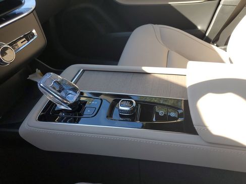 New 2026 Volvo XC90 B6 Plus w/ Protection Package Premier image 10