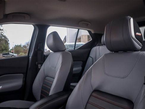 Used 2024 Nissan Kicks SR w/ SR Premium Package image 10