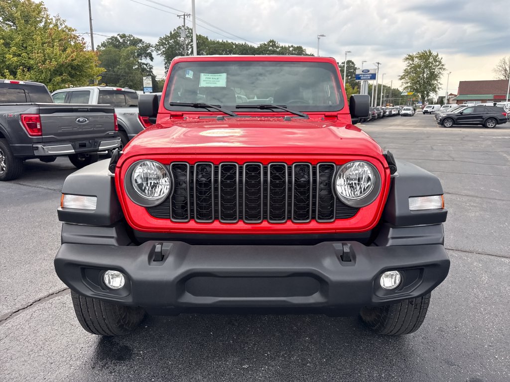 Used 2024 Jeep Wrangler Unlimited Sport AWD/4WD image 3