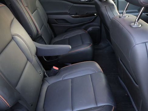 Used 2023 GMC Acadia AT4 w/ Technology Package image 15