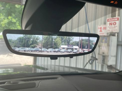 Used 2021 GMC Yukon XL Denali w/ Denali Premium Package image 15