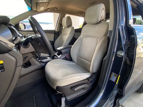 Used 2017 Hyundai Santa Fe Sport image 4