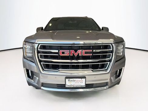 Used 2022 GMC Yukon XL SLT w/ SLT Luxury Package AWD/4WD image 2