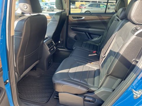 Certified 2025 Volkswagen Atlas SEL image 13