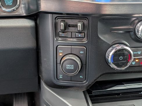 New 2026 Ford F250 Lariat w/ Black Appearance Package image 21