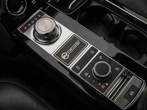 Used 2021 Land Rover Range Rover SV Autobiography Dynamic image 24