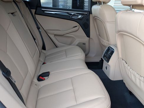 New 2026 Porsche Macan image 25