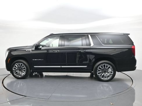 Used 2025 GMC Yukon XL Denali w/ Denali Reserve Package AWD/4WD image 5