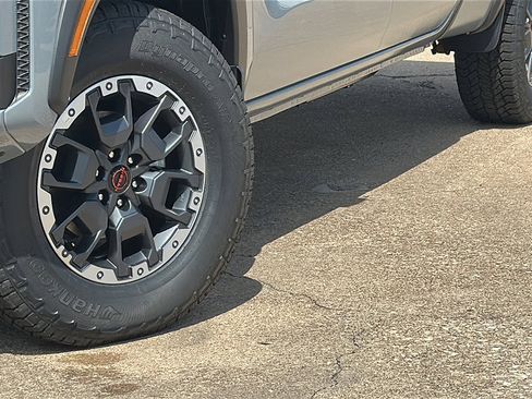 New 2026 Nissan Frontier PRO-4X w/ Pro-4x Convenience Package image 3