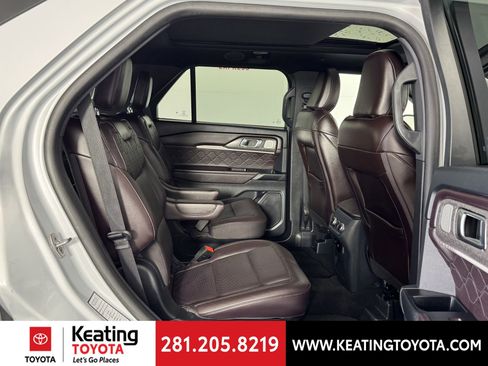 Used 2025 Ford Explorer Platinum w/ LUX Leather Package image 18