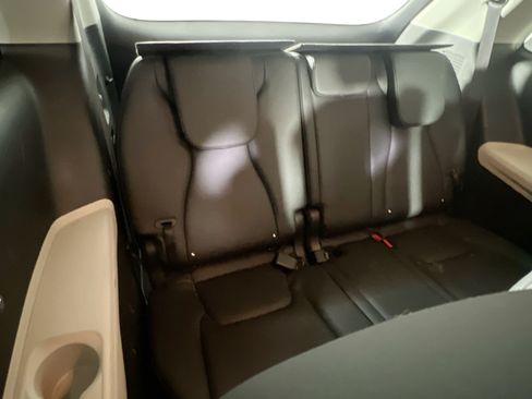 Used 2024 Kia Carnival EX FWD image 26