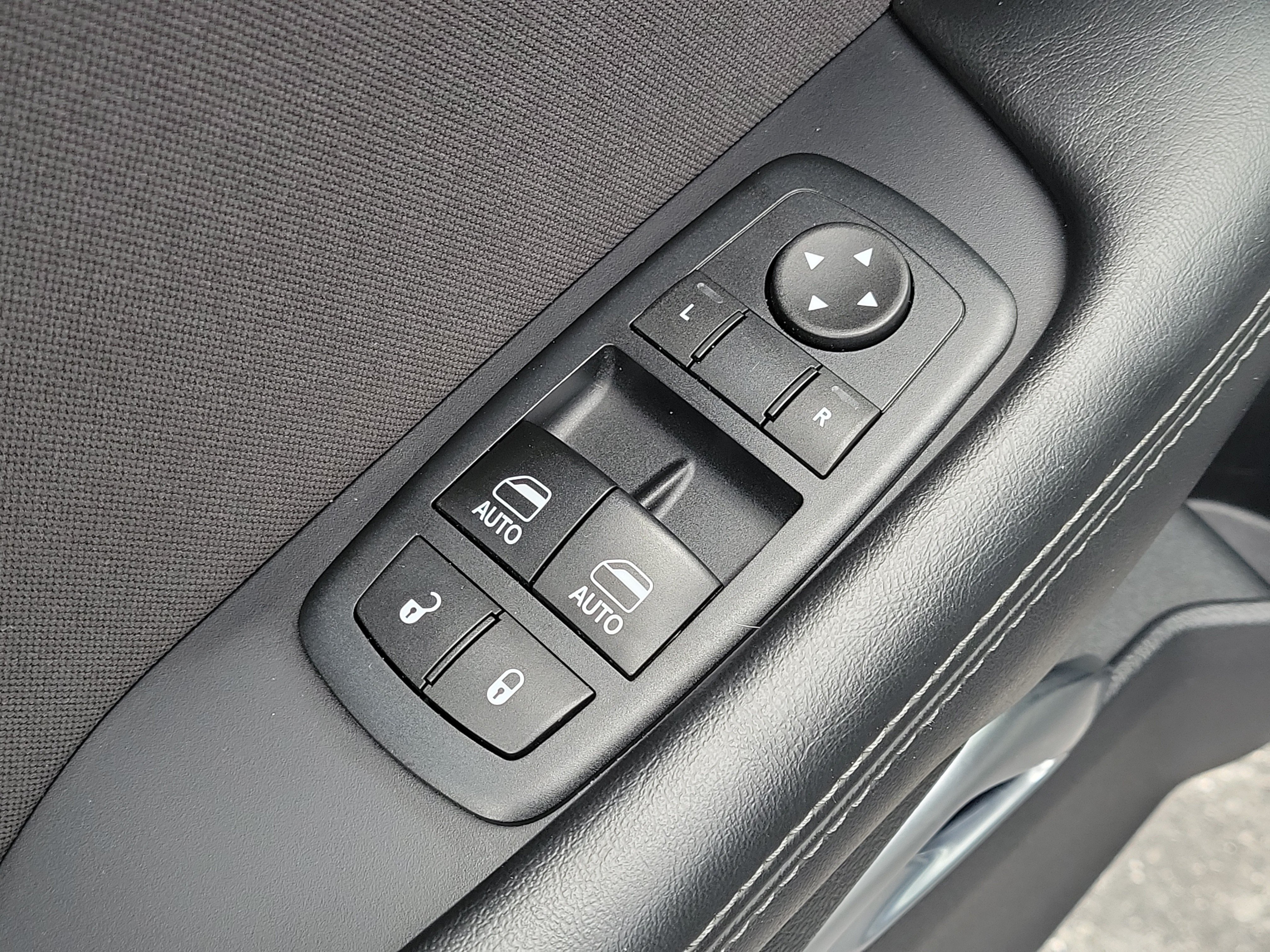 Used 2017 Dodge Challenger R/T RWD image 14