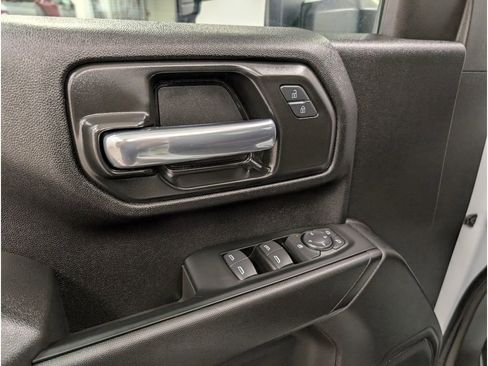 Used 2024 GMC Sierra 2500 Pro w/ Convenience Package image 7