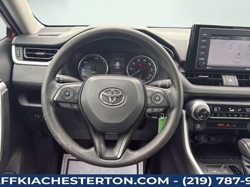 Used 2021 Toyota RAV4 LE AWD/4WD image 19