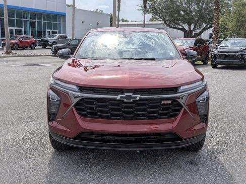 Certified 2025 Chevrolet Trax RS w/ Driver Confidence Package FWD image 8