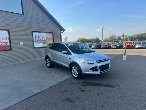 Used 2014 Ford Escape SE image 3