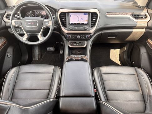 Used 2023 GMC Acadia Denali w/ Denali Ultimate Package FWD image 8