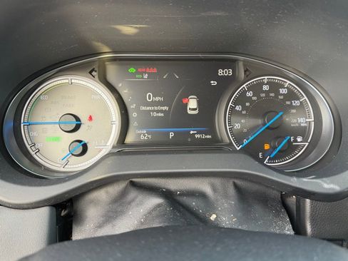 Used 2023 Toyota Venza LE image 11