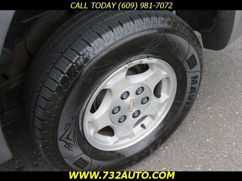 Used 2004 Chevrolet Avalanche 4x4 image 13