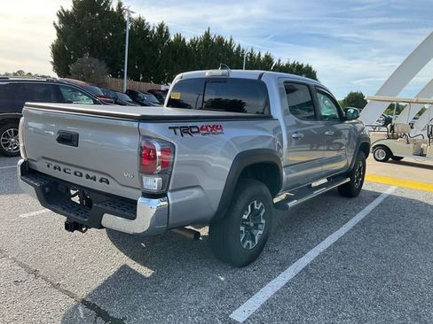 Used 2021 Toyota Tacoma TRD Off-Road AWD/4WD image 7