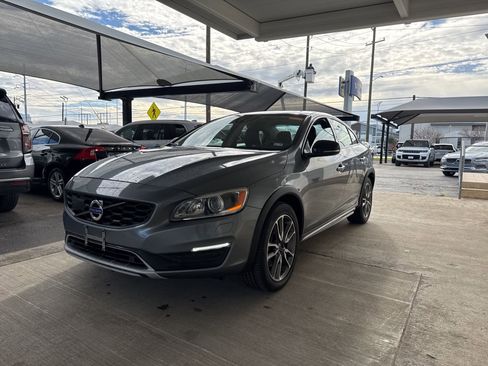 Used 2018 Volvo S60 T5 Cross Country Platinum image 1