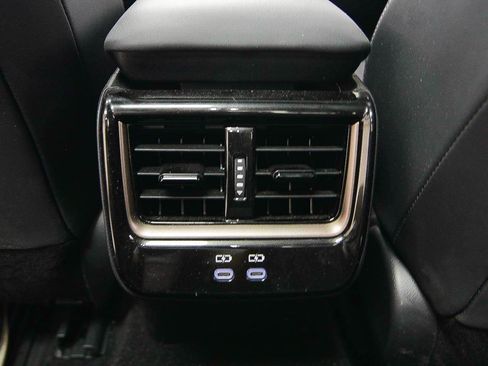 Used 2024 Toyota Crown Platinum AWD/4WD image 10