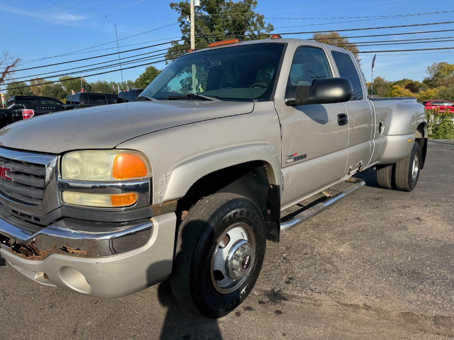 Used 2004 GMC Sierra 3500 SLE w/ Heavy-Duty Power Package AWD/4WD image 9