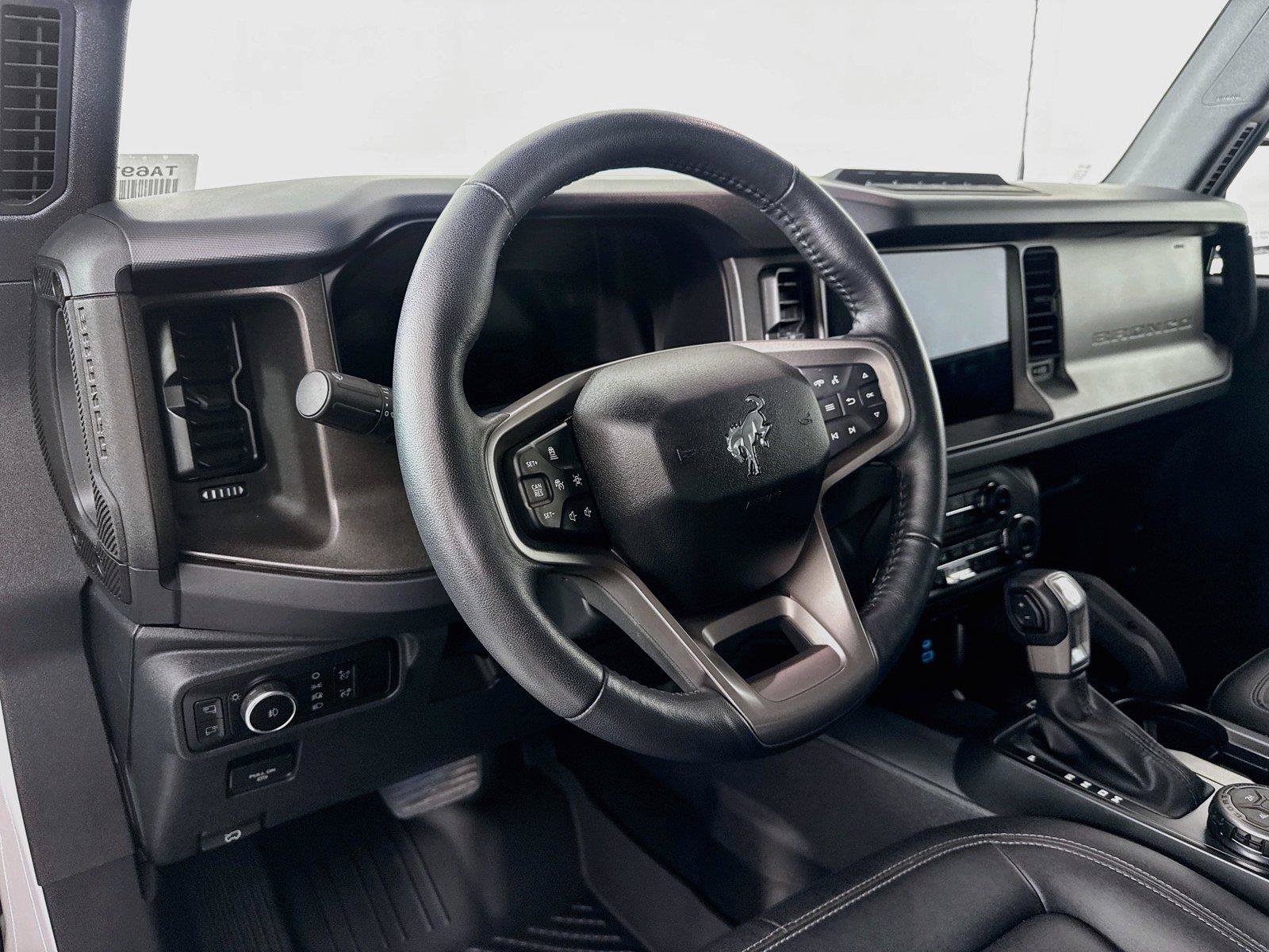 Used 2025 Ford Bronco Badlands AWD/4WD image 4