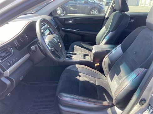 Used 2017 Toyota Camry XSE w/ Moonroof Package image 13
