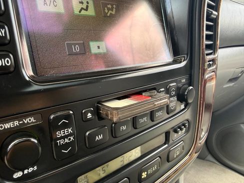 Used 2002 Toyota Land Cruiser image 94