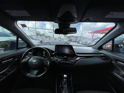 Used 2019 Toyota C-HR XLE FWD image 15