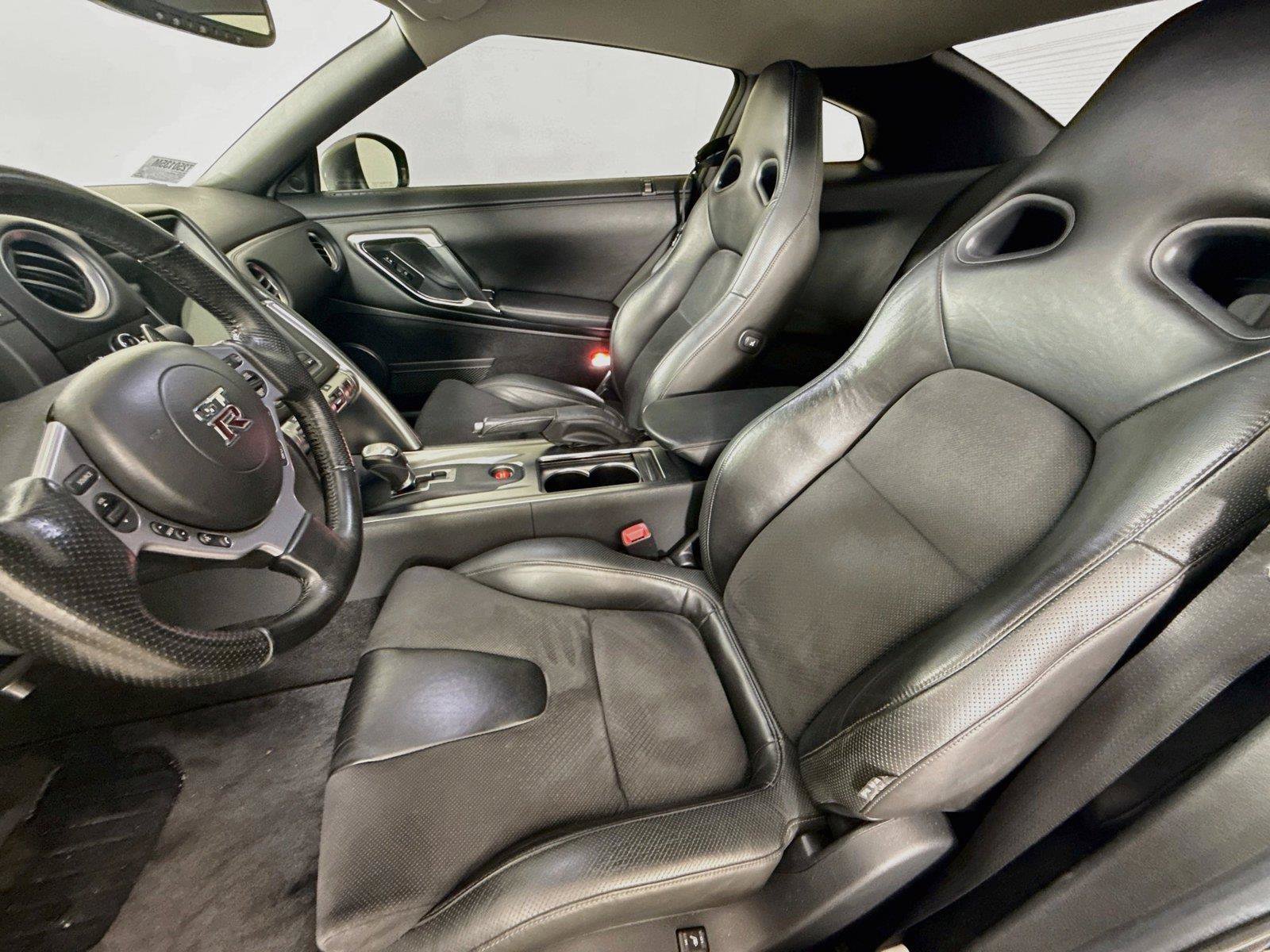 Used 2009 Nissan GT-R Premium AWD/4WD image 9