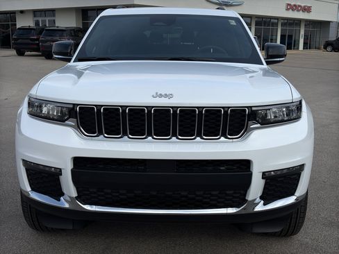 New 2025 Jeep Grand Cherokee L Limited w/ Trailer Tow Package AWD/4WD image 3