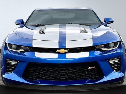 Used 2018 Chevrolet Camaro SS RWD image 3