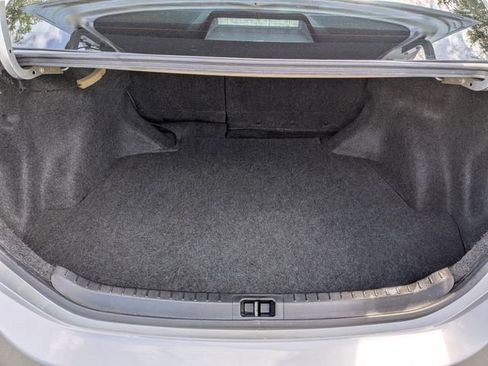 Used 2019 Toyota Corolla L image 11