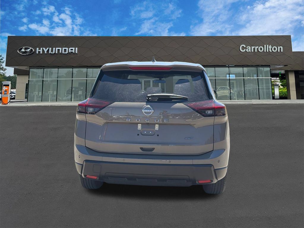 Used 2025 Nissan Rogue SV AWD/4WD image 6