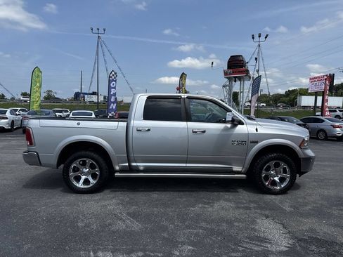 Used 2017 RAM 1500 Laramie w/ Convenience Group AWD/4WD image 6