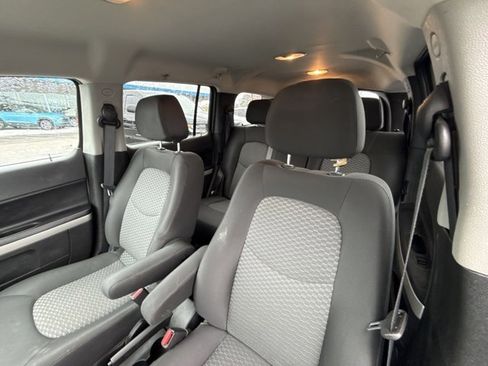 Used 2010 Chevrolet HHR LS image 14