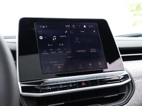 Used 2025 Jeep Compass Latitude w/ Sun & Sound Group image 11