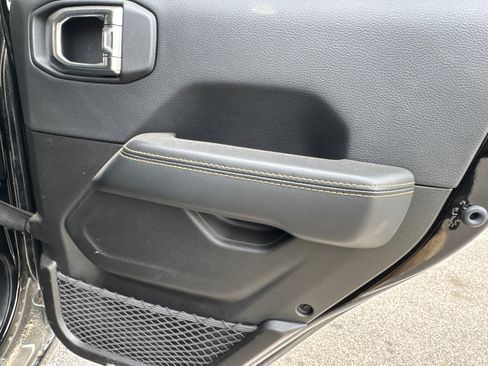 Used 2025 Jeep Wrangler Sahara w/ Safety Group image 16