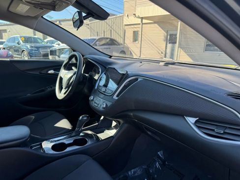 Used 2020 Chevrolet Malibu LS image 22