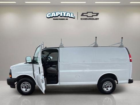 Used 2023 GMC Savana 2500 w/ Driver Convenience Package image 13