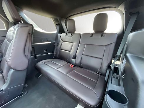 Used 2025 Ford Explorer Platinum w/ LUX Leather Package AWD/4WD image 13