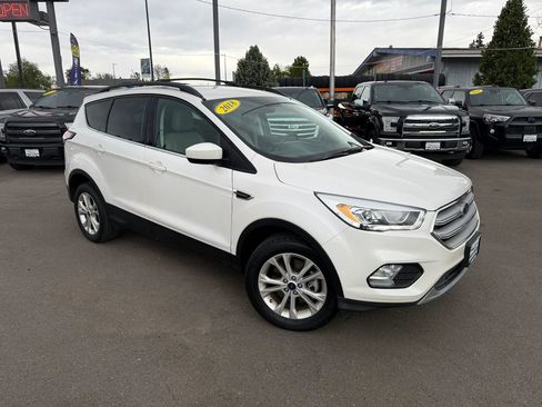 Used 2018 Ford Escape SEL AWD/4WD image 3